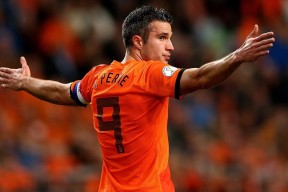 FIFA转播收入-王者归来！德布劳内空降TES赛场，电竞足球双厨狂喜